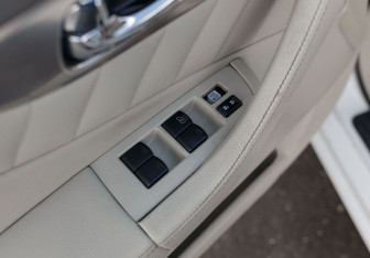 Подержанный автомобиль Infiniti FX 2008 года (18 фото)