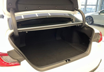 Подержанный автомобиль Toyota Camry Sedan 2024 года (9 фото)