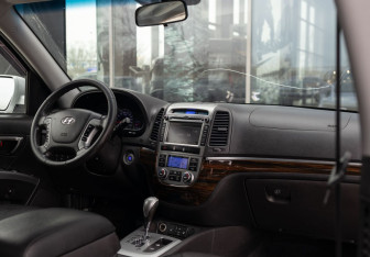 Подержанный автомобиль Hyundai Santa Fe 2011 года (10 фото)