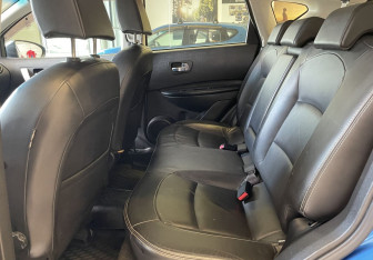 Подержанный автомобиль Nissan Qashqai 2007 года (9 фото)