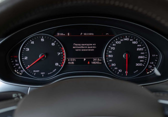 Подержанный автомобиль Audi A6 Sedan 2015 года (13 фото)