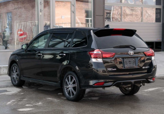 Подержанный автомобиль Toyota Corolla Wagon 2015 года (7 фото)