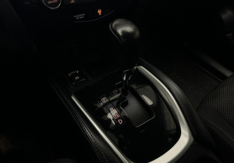 Подержанный автомобиль Nissan Qashqai 2016 года (12 фото)