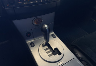 Подержанный автомобиль Infiniti FX 2003 года (12 фото)