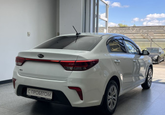 Подержанный автомобиль Kia Rio Sedan 2019 года (4 фото)