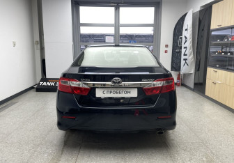 Подержанный автомобиль Toyota Camry Sedan 2013 года (5 фото)