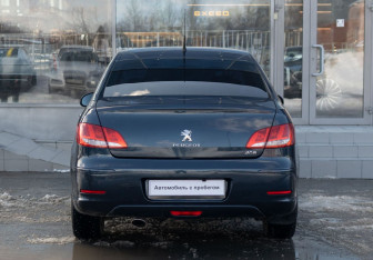 Подержанный автомобиль Peugeot 408 2012 года (6 фото)
