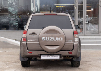 Подержанный автомобиль Suzuki Grand Vitara 2012 года (6 фото)