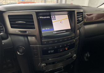 Подержанный автомобиль Lexus LX 2013 года (14 фото)