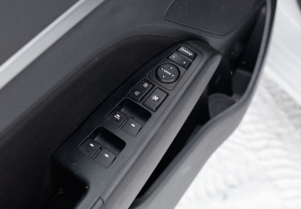 Подержанный автомобиль Hyundai Elantra Sedan 2019 года (16 фото)