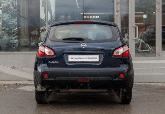 Подержанный автомобиль Nissan Qashqai 2010 года (6 фото)