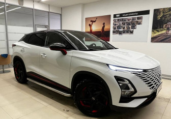 Подержанный автомобиль Omoda C5 2022 года (4 фото)
