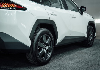 Новый Toyota RAV4 2025 (12 фото)