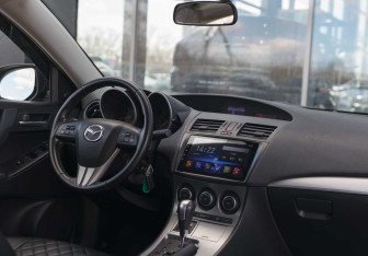 Подержанный автомобиль Mazda 3 Sedan 2009 года (10 фото)