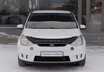 Подержанный автомобиль Ford S-MAX 2008 года (2 фото)