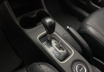 Подержанный автомобиль Mitsubishi Outlander 2012 года (14 фото)