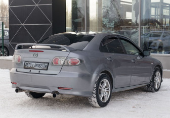 Подержанный автомобиль Mazda Atenza Sedan 2002 года (5 фото)