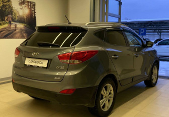 Подержанный автомобиль Hyundai ix35 2011 года (4 фото)