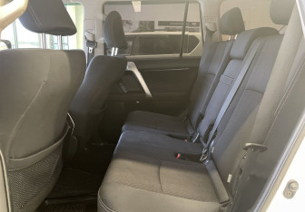 Подержанный автомобиль Toyota Land Cruiser Prado 2021 года (11 фото)