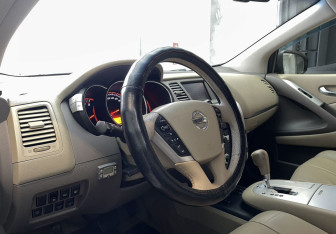 Подержанный автомобиль Nissan Murano Suv 2011 года (6 фото)