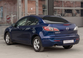 Подержанный автомобиль Mazda 3 Sedan 2013 года (7 фото)