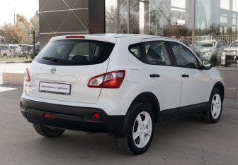Подержанный автомобиль Nissan Qashqai 2013 года (5 фото)