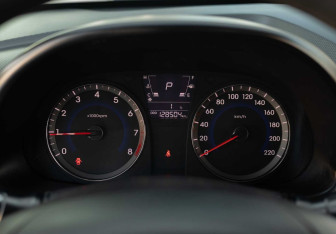 Подержанный автомобиль Hyundai Solaris Sedan 2013 года (13 фото)