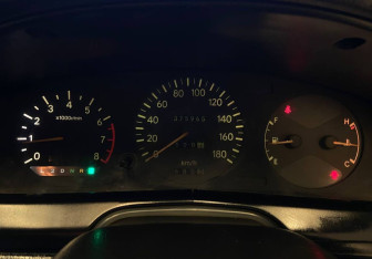 Подержанный автомобиль Toyota Corona Sedan 1993 года (11 фото)