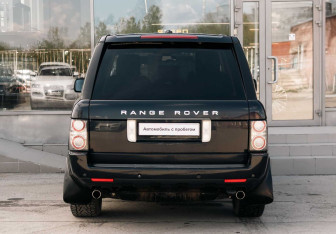 Подержанный автомобиль Land Rover Range Rover 2009 года (6 фото)