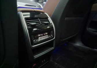 Подержанный автомобиль BMW X7 2020 года (14 фото)