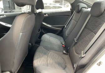 Подержанный автомобиль Hyundai Solaris Sedan 2015 года (11 фото)