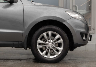Подержанный автомобиль Hyundai Santa Fe 2012 года (9 фото)