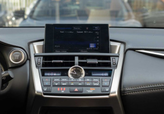 Подержанный автомобиль Lexus NX 2014 года (14 фото)