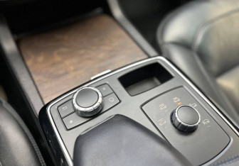 Подержанный автомобиль Mercedes-Benz GLE 2017 года (9 фото)