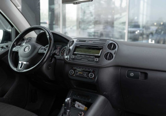 Подержанный автомобиль Volkswagen Tiguan 2012 года (10 фото)
