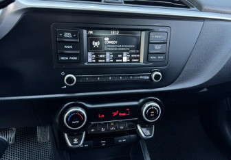 Подержанный автомобиль Kia Rio Hatchback 2020 года (14 фото)