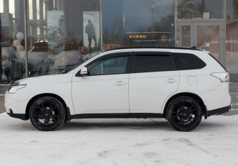 Подержанный автомобиль Mitsubishi Outlander 2013 года (8 фото)