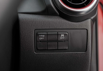 Подержанный автомобиль Mazda Demio 2016 года (19 фото)