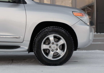 Подержанный автомобиль Toyota Land Cruiser Suv 2013 года (9 фото)