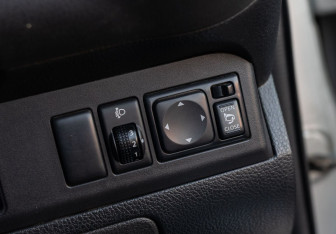 Подержанный автомобиль Nissan Note 2008 года (17 фото)