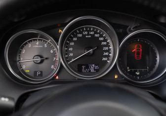 Подержанный автомобиль Mazda CX-5 2013 года (13 фото)