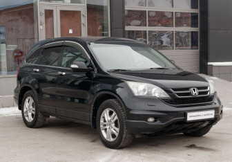 Подержанный автомобиль Honda CR-V 2011 года (3 фото)