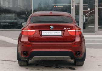 Подержанный автомобиль BMW X6 2011 года (6 фото)