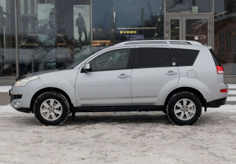 Подержанный автомобиль Citroen C-Crosser 2012 года (8 фото)
