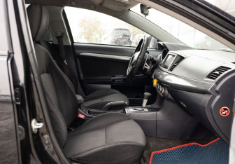 Подержанный автомобиль Mitsubishi Lancer Sedan 2007 года (19 фото)