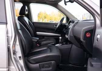 Подержанный автомобиль Nissan X-Trail 2007 года (22 фото)