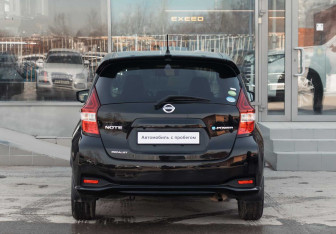 Подержанный автомобиль Nissan Note 2017 года (6 фото)