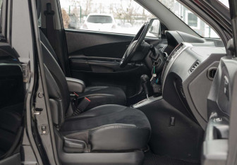 Подержанный автомобиль Hyundai Tucson 2006 года (16 фото)