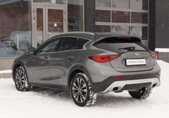 Подержанный автомобиль Infiniti QX30 2018 года (7 фото)