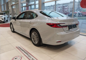 Новый Toyota Camry Sedan 2025 (3 фото)